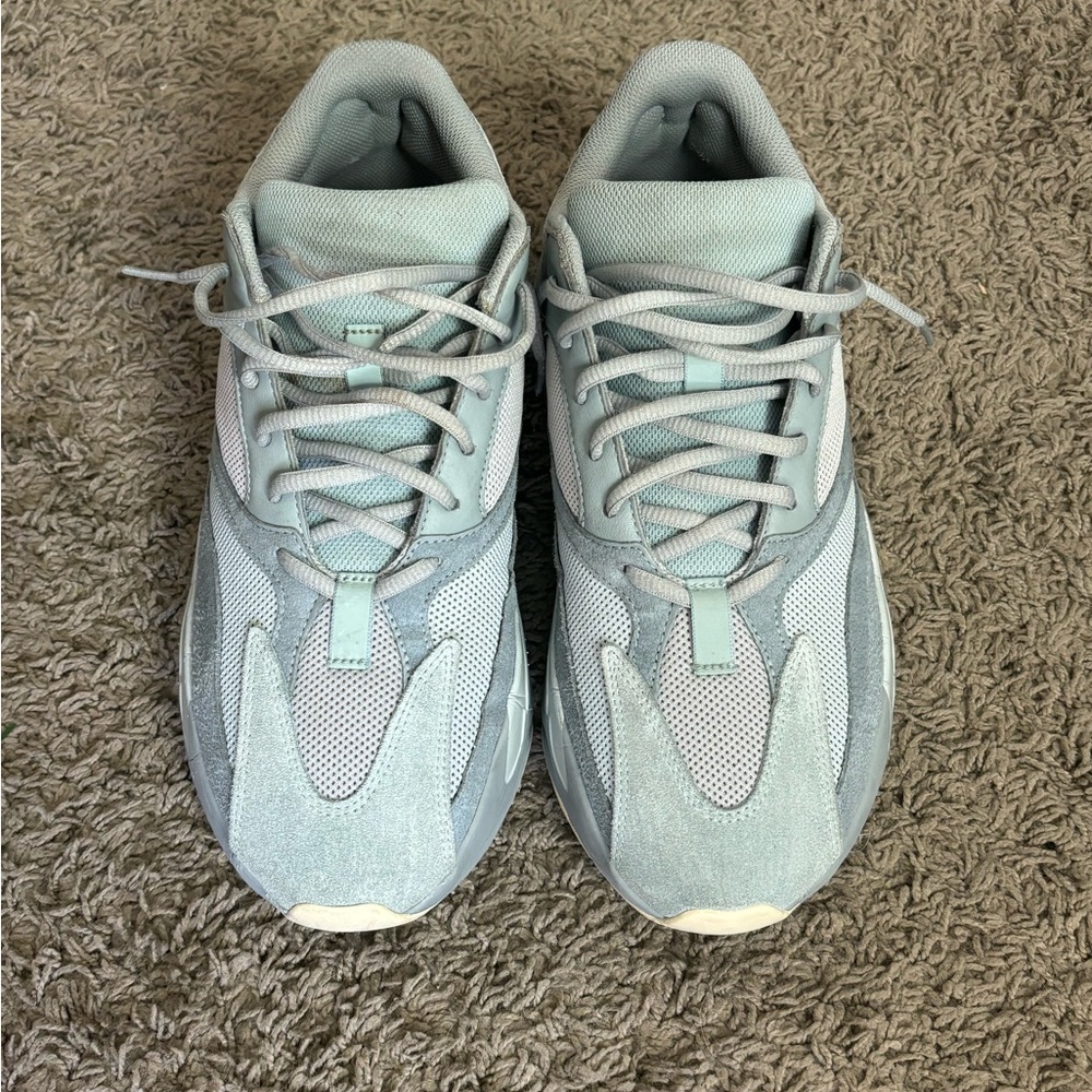 Yeezy boost 700